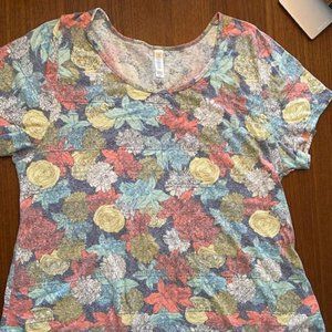 Women's LuLaRoe Classic tee size 3X (fits like a 2X) -floral aqua, yellow, coral